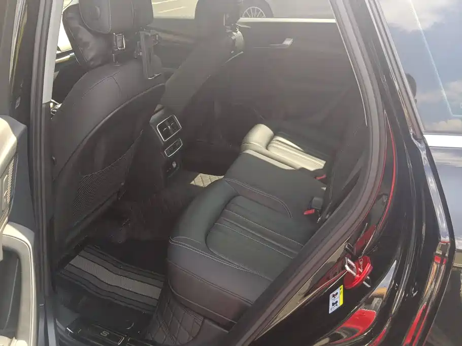 Audi Q5L — миниатюра 11
