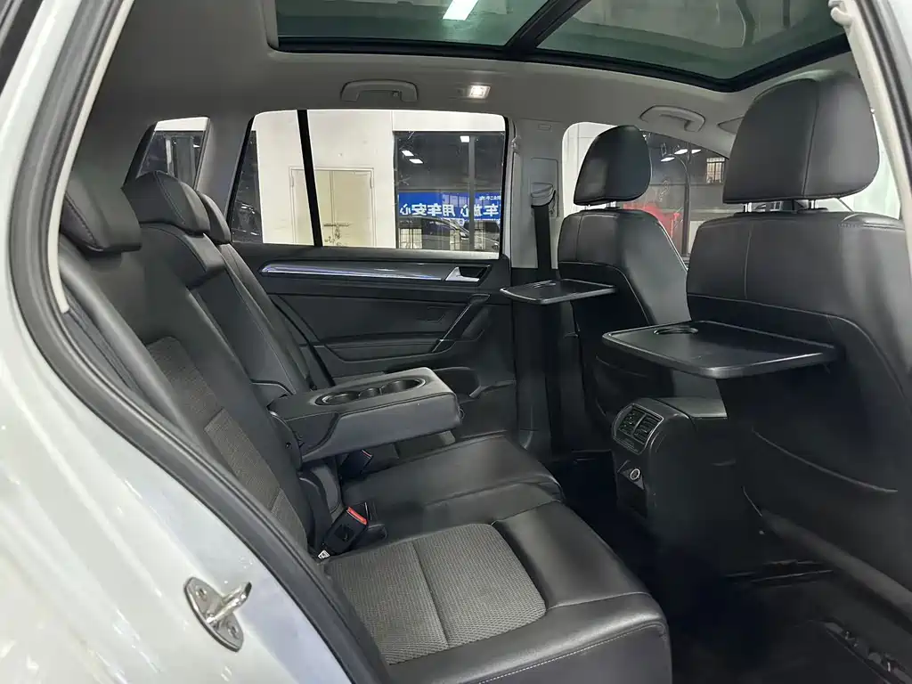 Volkswagen Golf Sportsvan — миниатюра 5