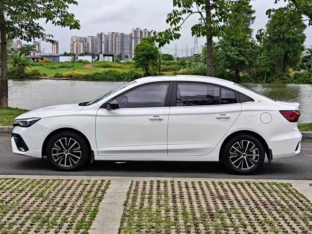 Roewe i5 — миниатюра 9
