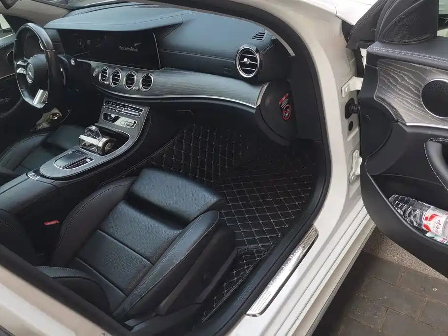 Mercedes-Benz E-Class — миниатюра 8