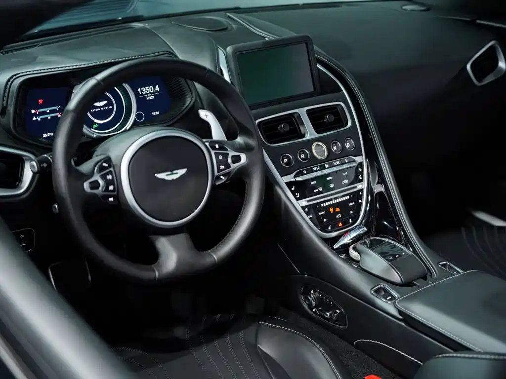 Aston Martin DB11 — миниатюра 43