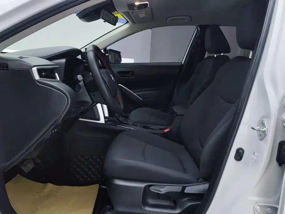 Toyota Corolla Cross — миниатюра 8