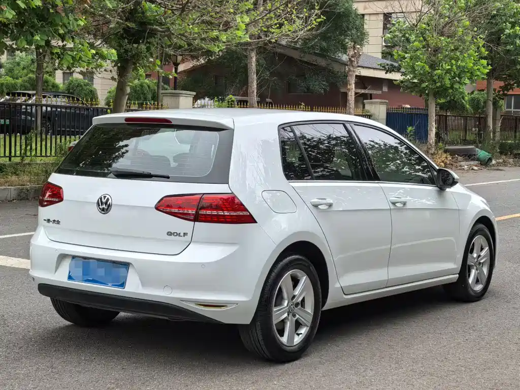 Volkswagen Golf 2015 1.6L AT Comfort