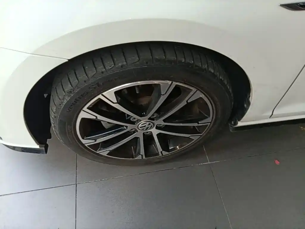 Volkswagen Golf — миниатюра 23