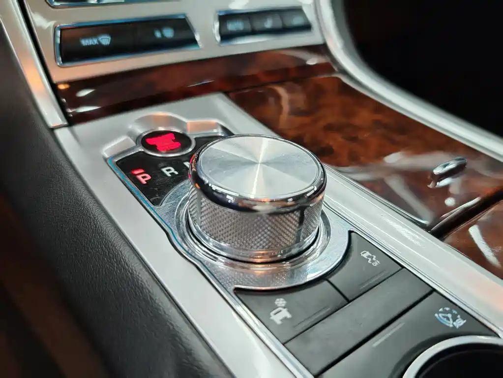 Jaguar XF — миниатюра 15