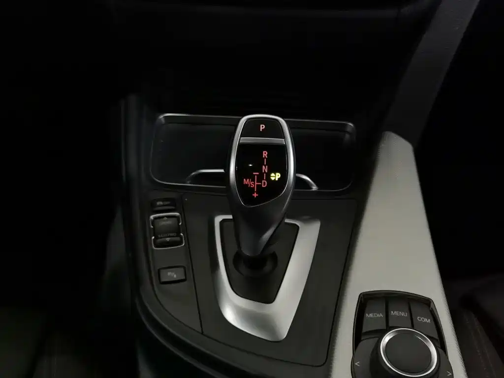 BMW 3 Series — миниатюра 13