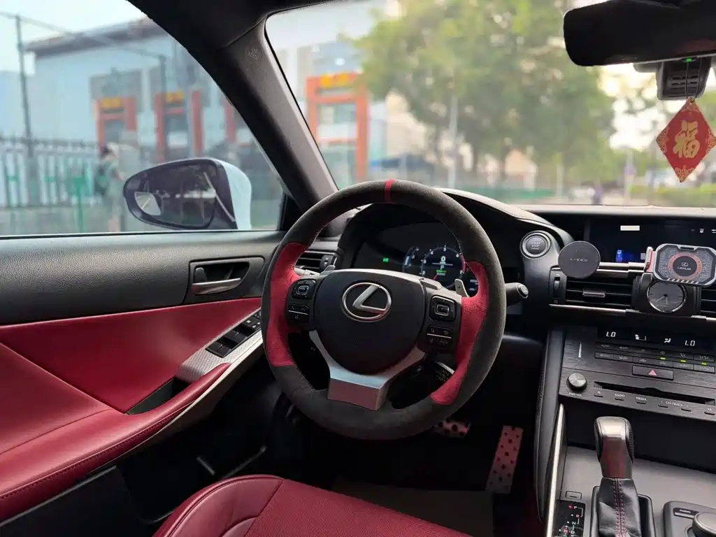 Lexus IS — миниатюра 6