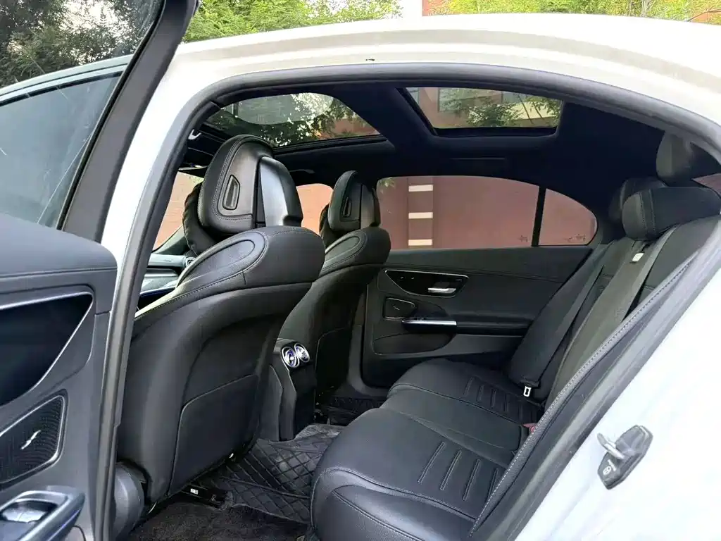 Mercedes-Benz C-Class — миниатюра 8