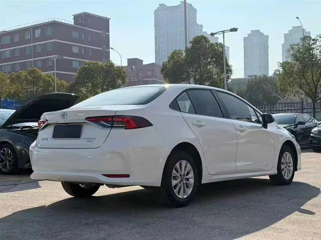 TOYOTA COROLLA