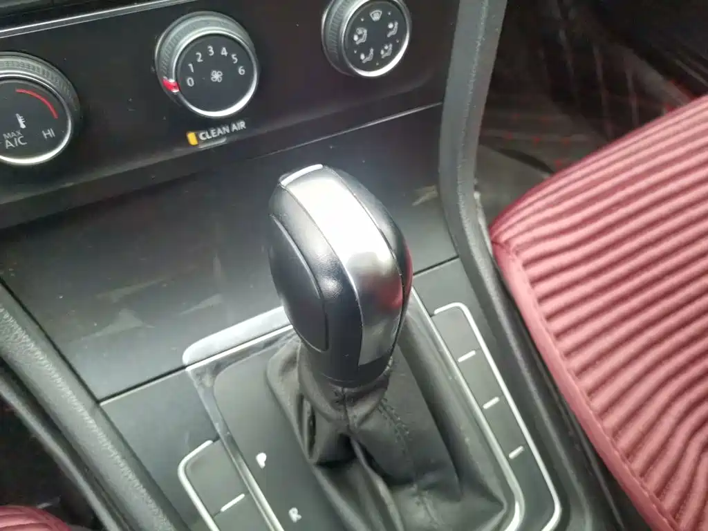 Volkswagen Golf — миниатюра 10