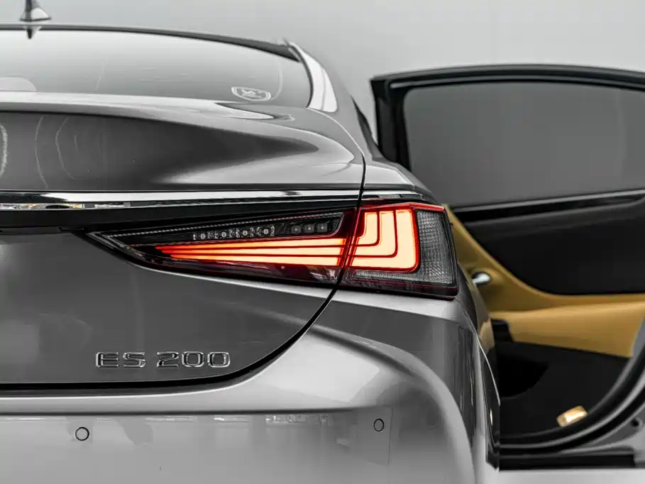 Lexus ES — миниатюра 37