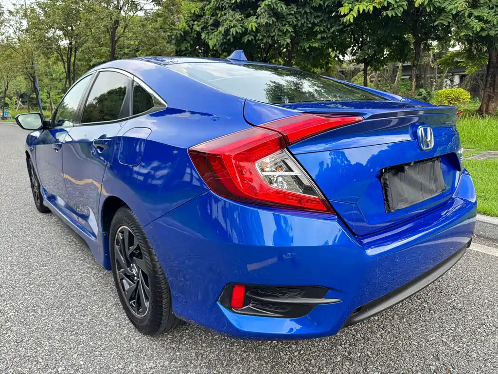 Honda Civic — миниатюра 4