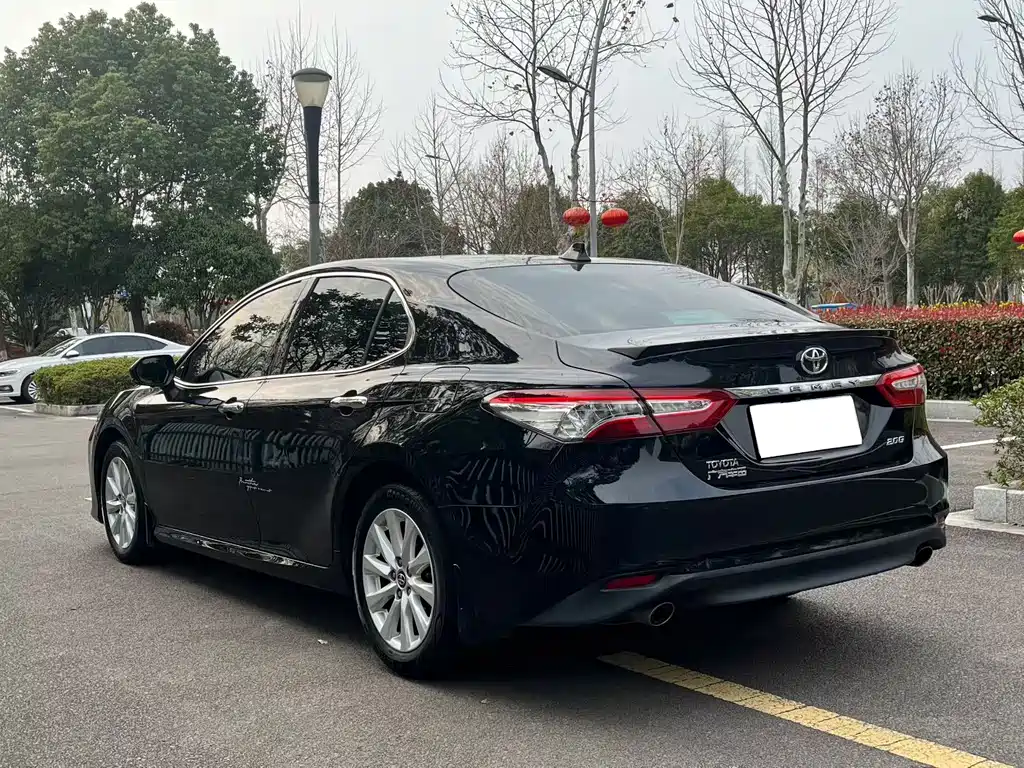 TOYOTA CAMRY
