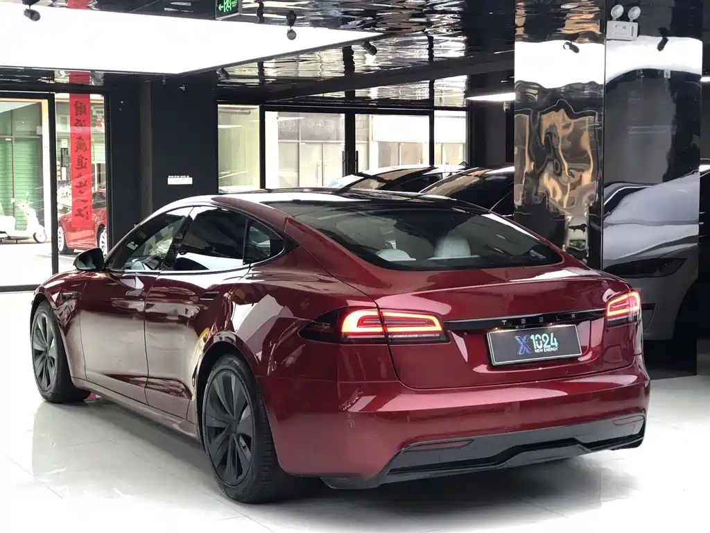 Tesla Model S — миниатюра 4