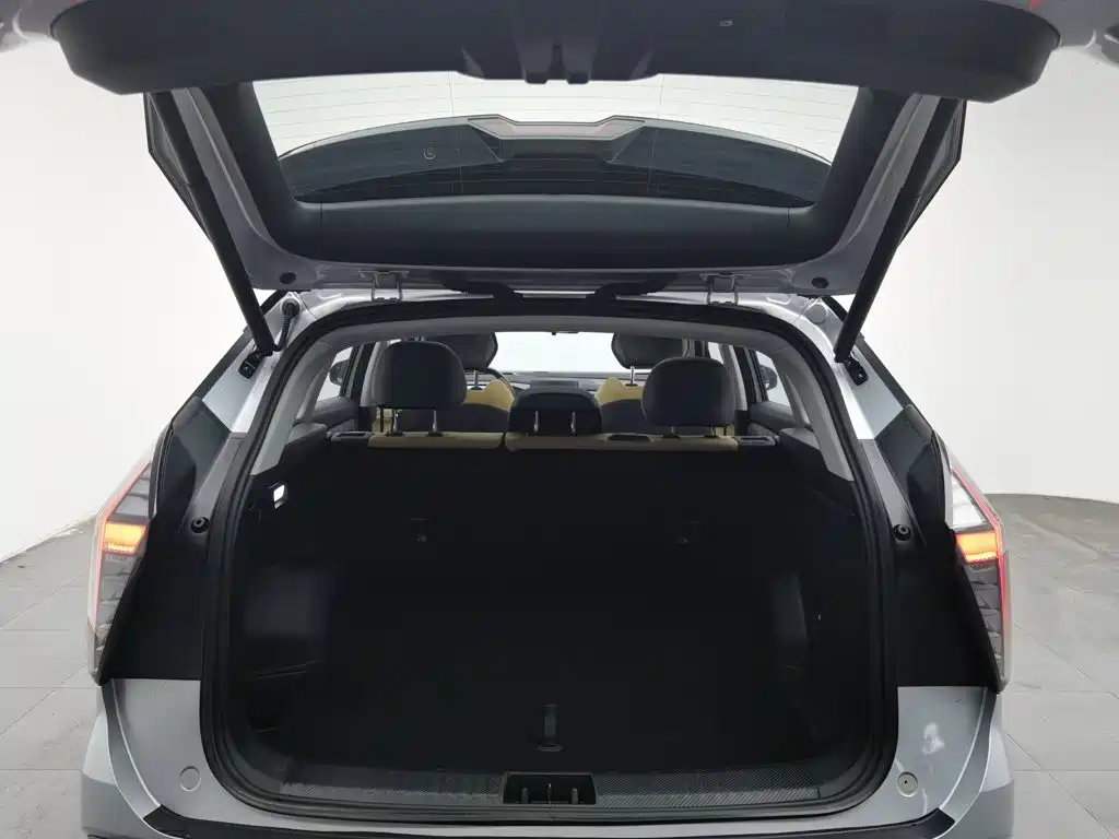 Geely Boyue L — миниатюра 16