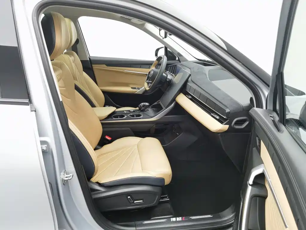 Geely Boyue L — миниатюра 23