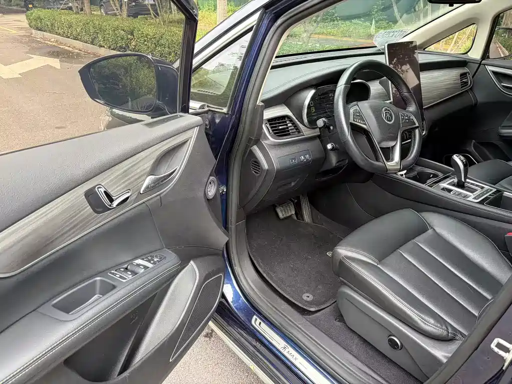 BYD MAX New Energy — миниатюра 9