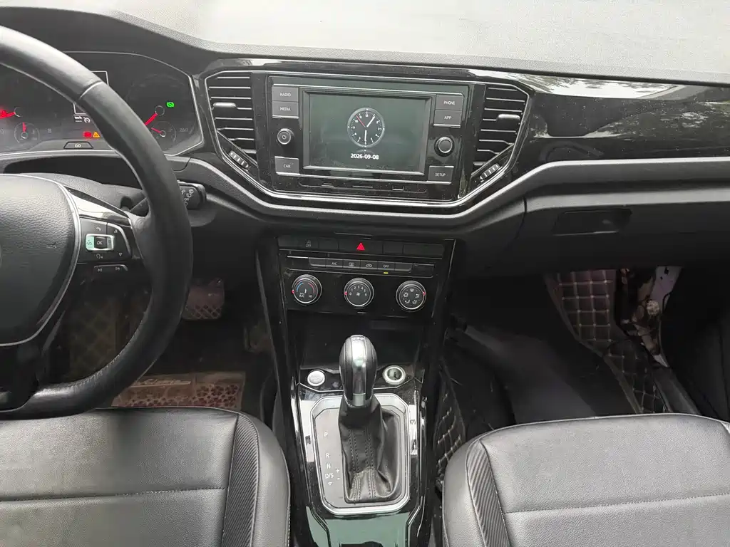 Volkswagen T-Roc — миниатюра 14