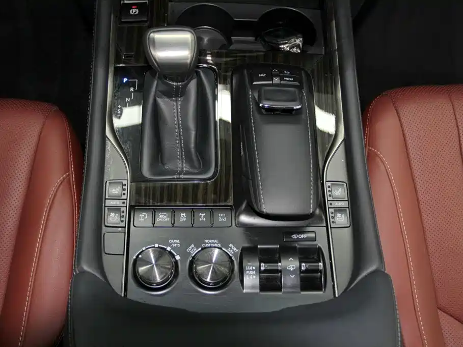 Lexus LX — миниатюра 15