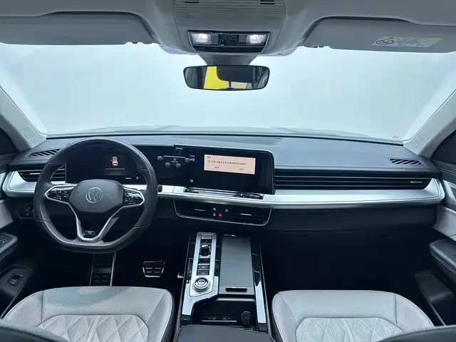 Volkswagen Tavendor 2023 380TSI R-Line