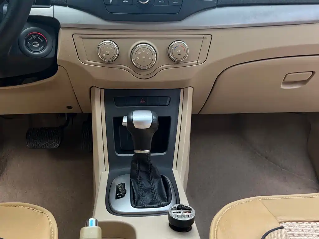 Roewe 350 2014 1.5L AT