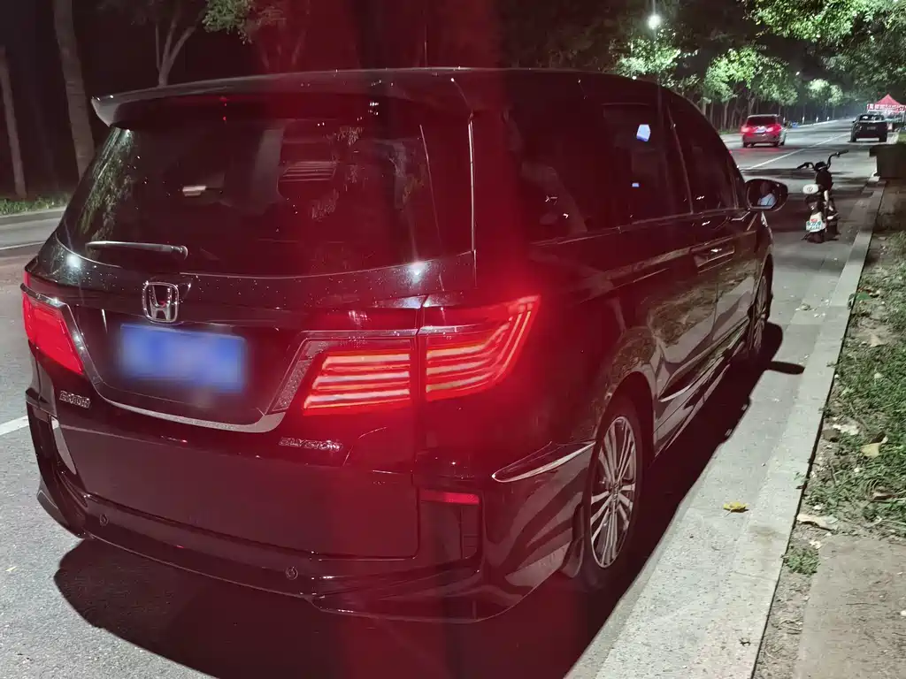 Honda Elysion — миниатюра 11