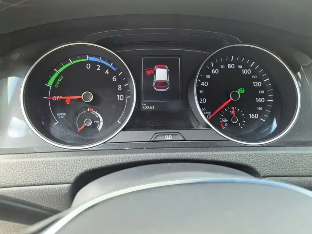 Volkswagen Golf EV — миниатюра 4
