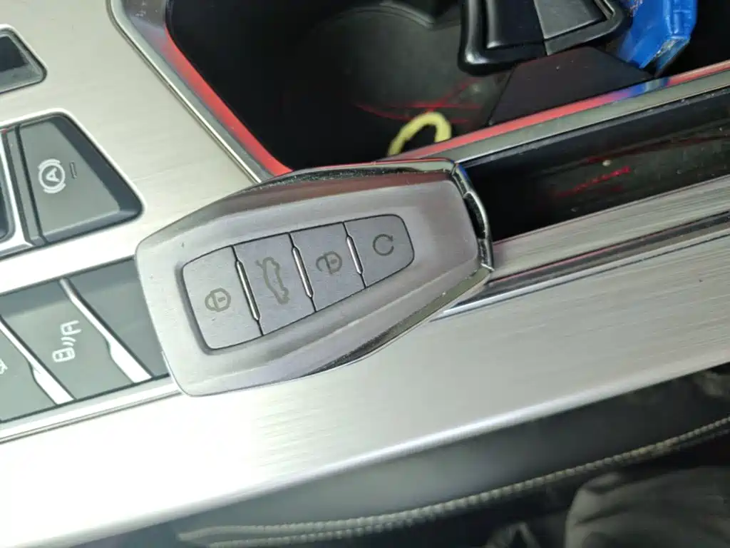 Geely Binyue — миниатюра 9