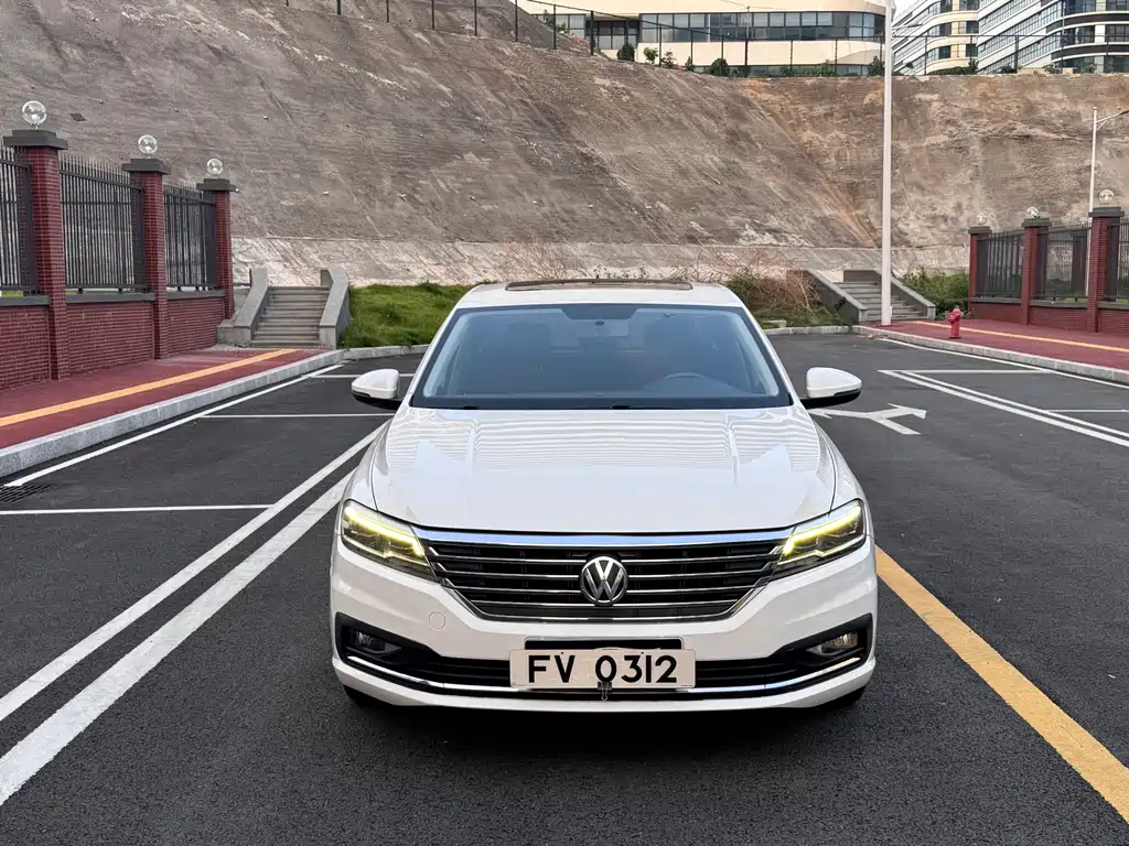 Volkswagen Lavida — миниатюра 2