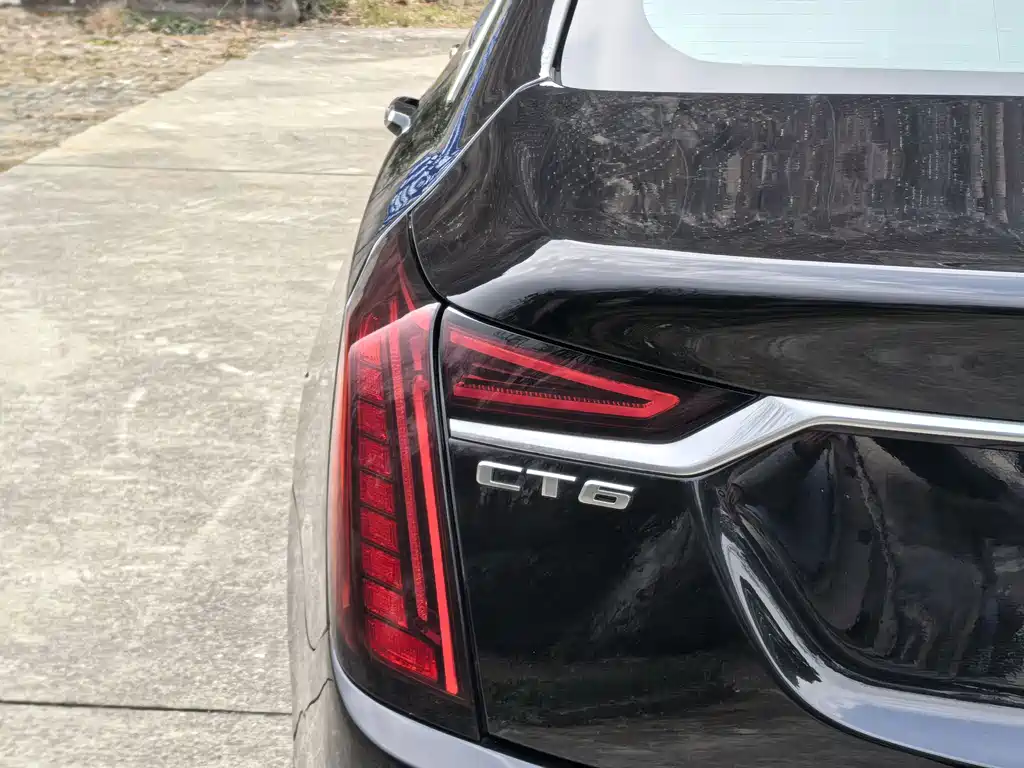 CADILLAC CT6