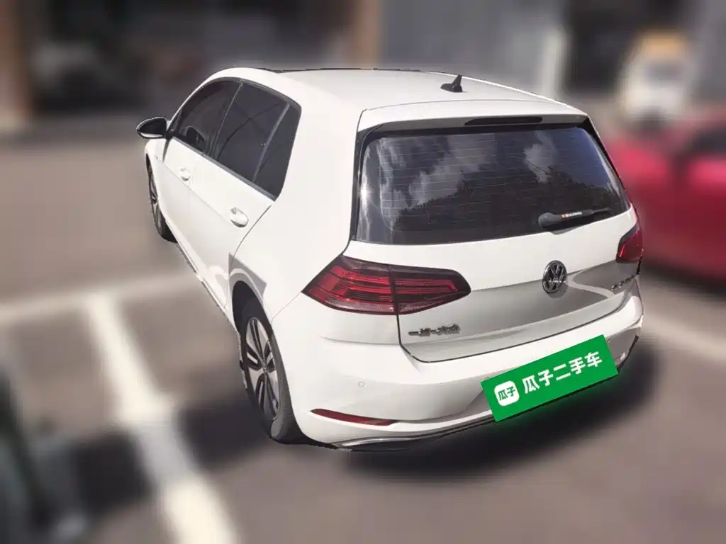 Volkswagen Golf EV — миниатюра 25