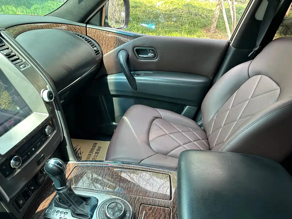 Nissan Patrol — миниатюра 6