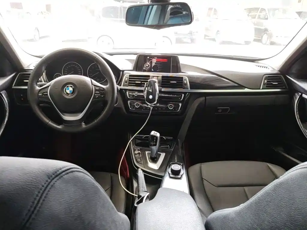 BMW 3 Series — миниатюра 10
