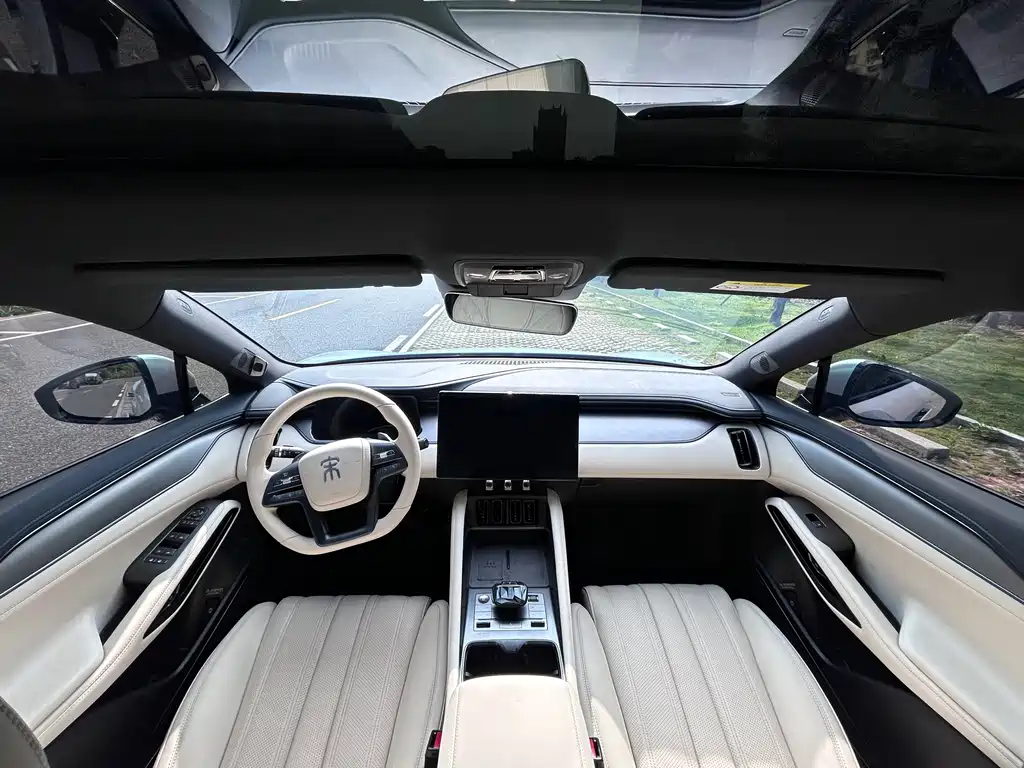 BYD L EV — миниатюра 5