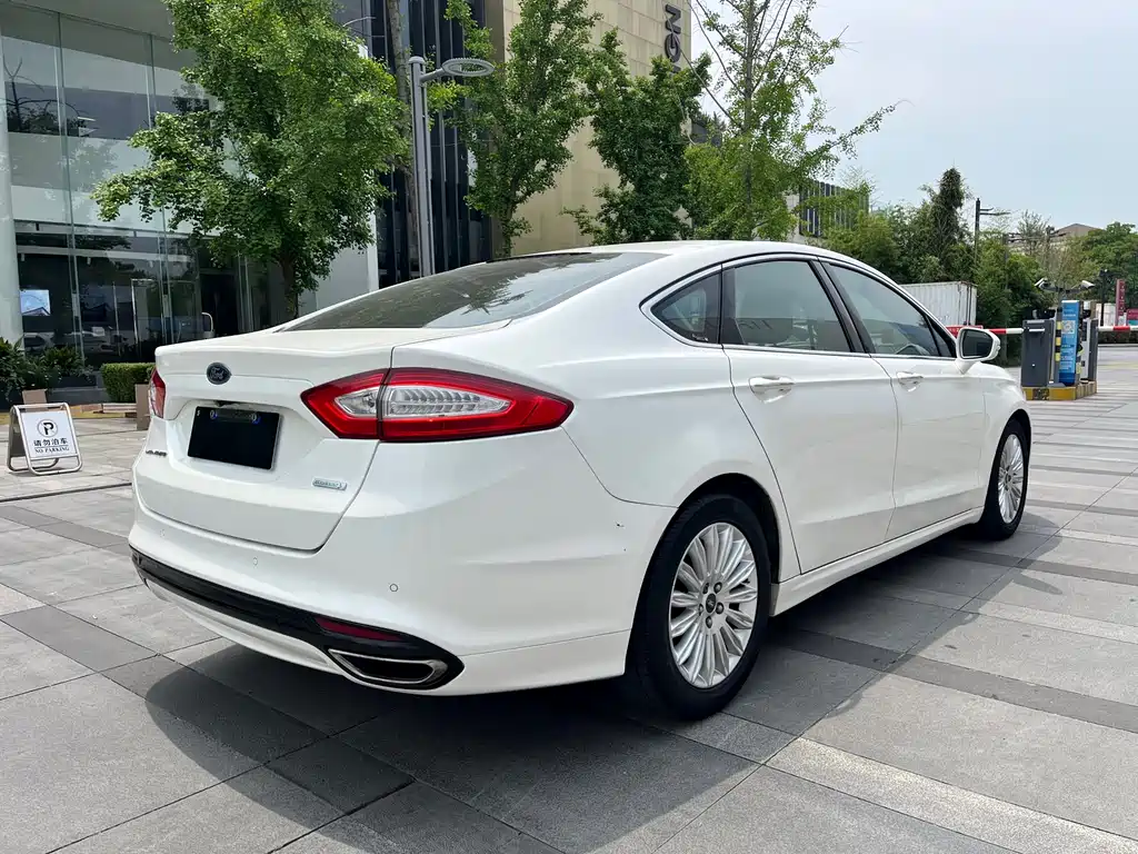 Ford Mondeo 2013 2.0L GTDi200 Luxury
