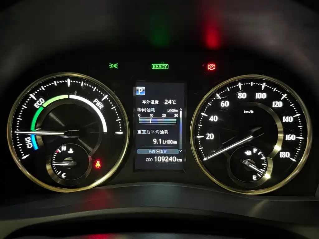 Toyota Alphard — миниатюра 16