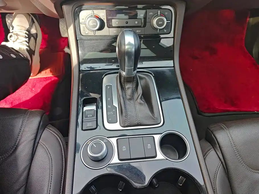 Volkswagen Touareg — миниатюра 16