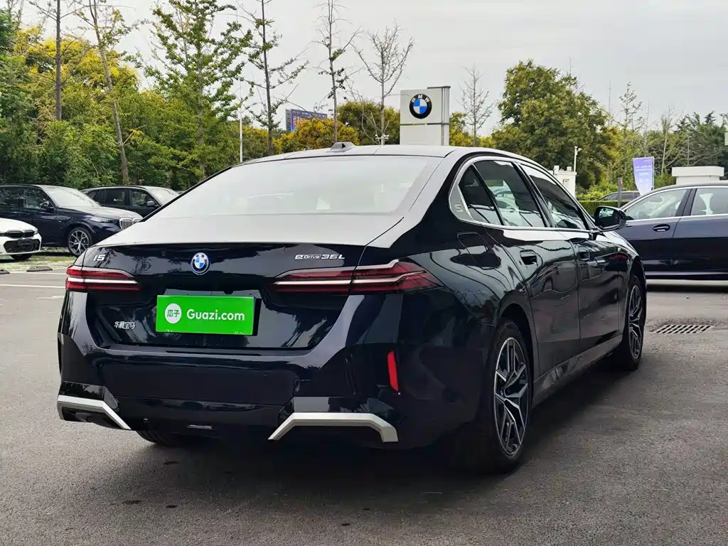 BMW i5 — миниатюра 7