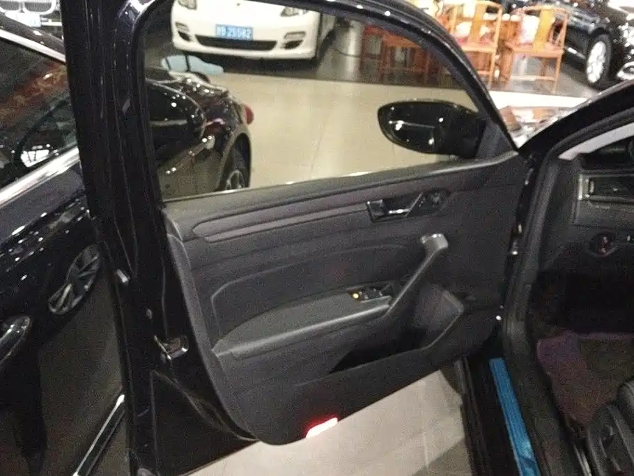 Volkswagen Passat — миниатюра 7