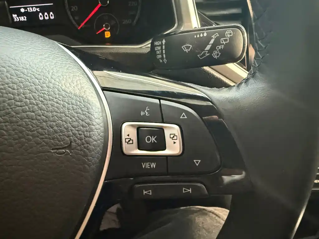 VOLKSWAGEN T ROC EXPLORING SONGS