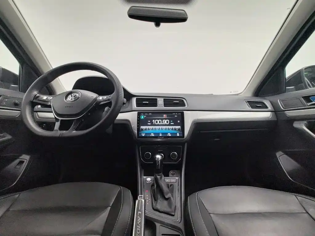Volkswagen Lavida — миниатюра 5