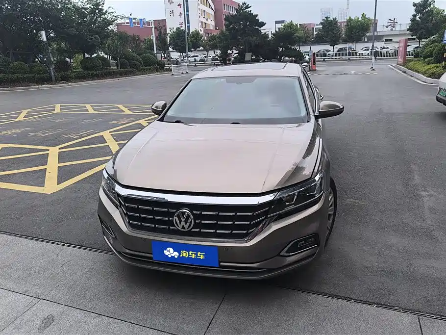 Volkswagen Passat 2019 330TSI Elite V