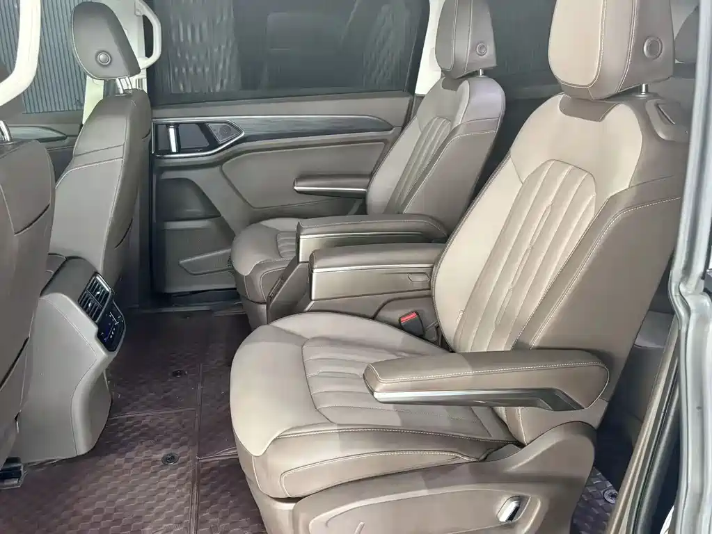 Volkswagen Viloran 380TSI Premium Speed Edition, фото 8