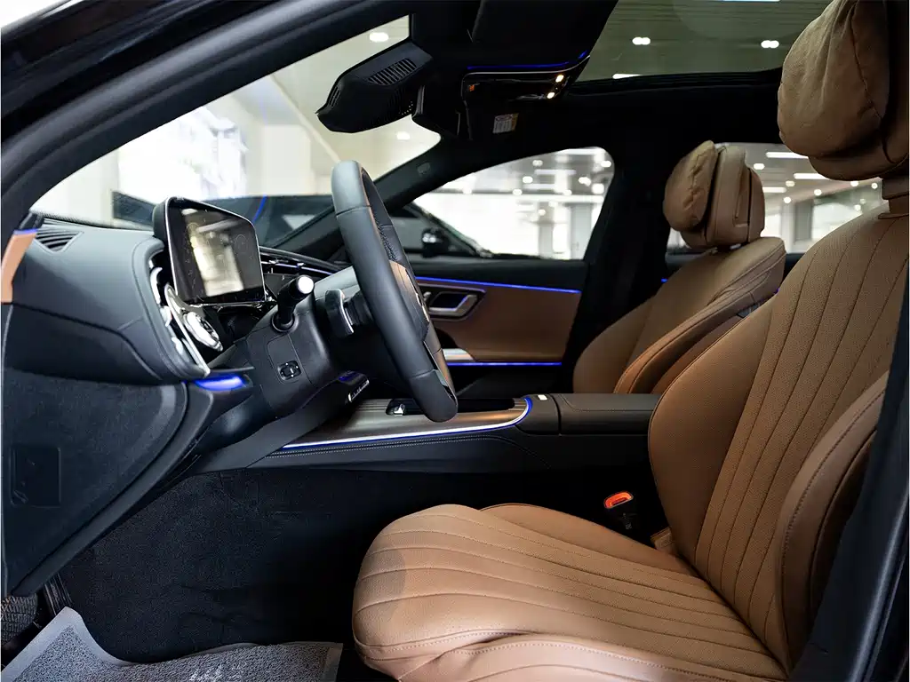 Mercedes-Benz E-Class — миниатюра 10