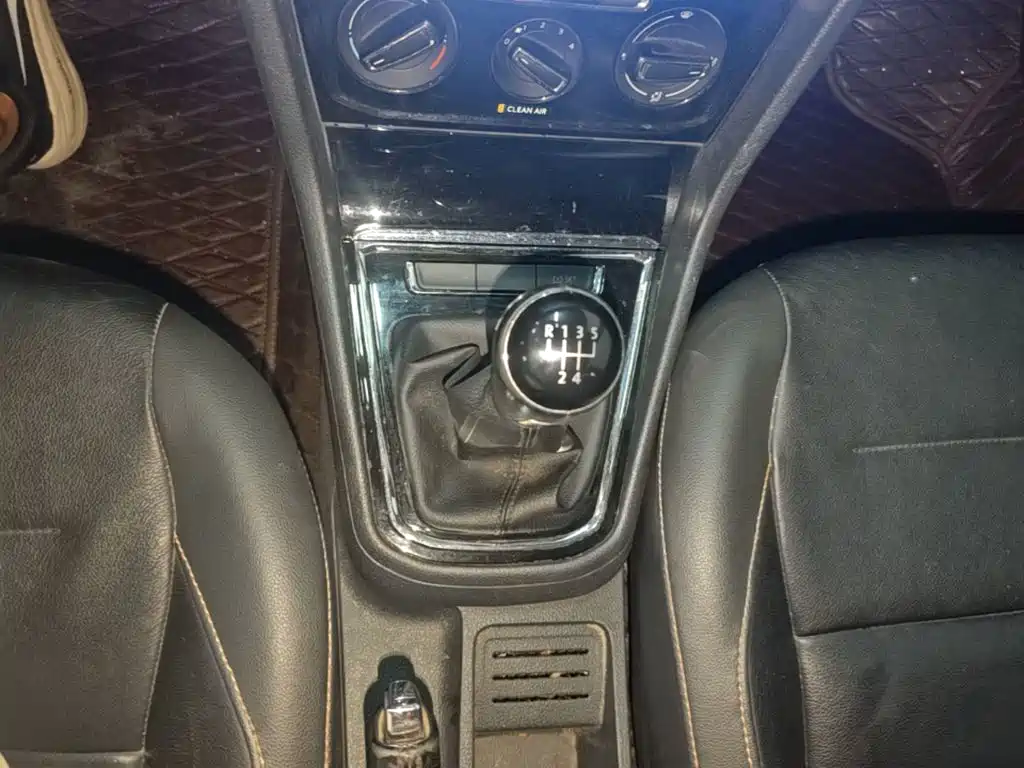 Volkswagen Bora — миниатюра 14
