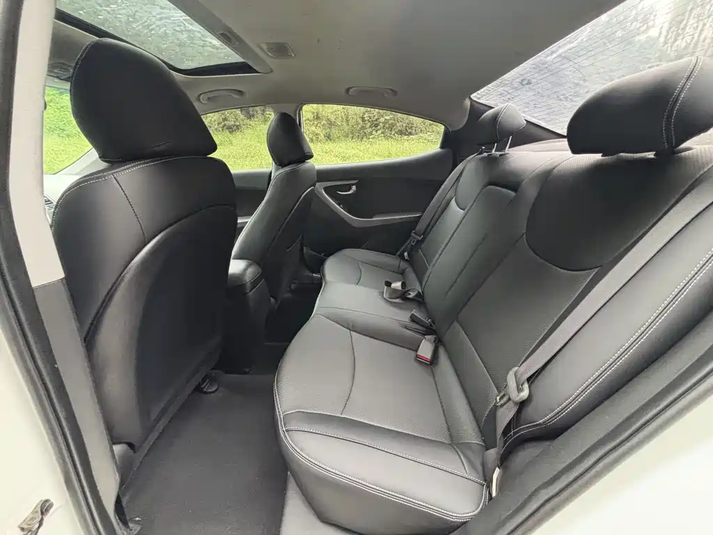 Hyundai Elantra Langdong — миниатюра 8