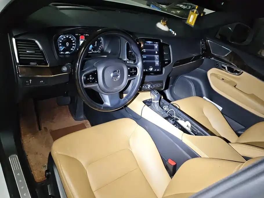 Volvo XC90 — миниатюра 12