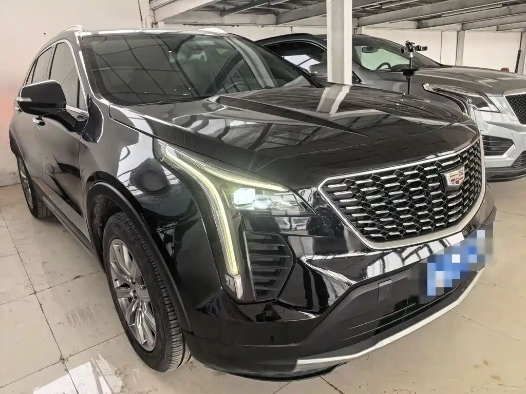 CADILLAC XT4