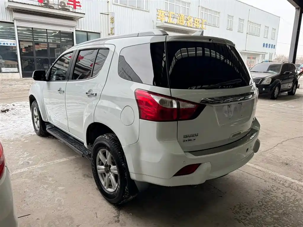 ISUZU MU X SHEPHERD RANGER