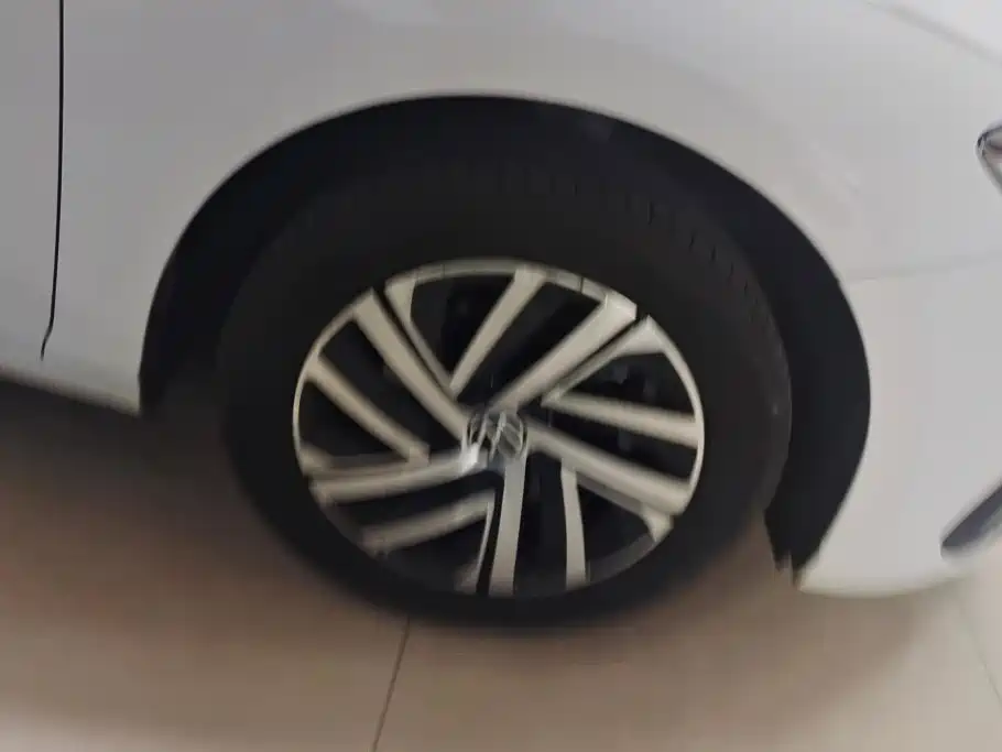 Volkswagen Lavida — миниатюра 6